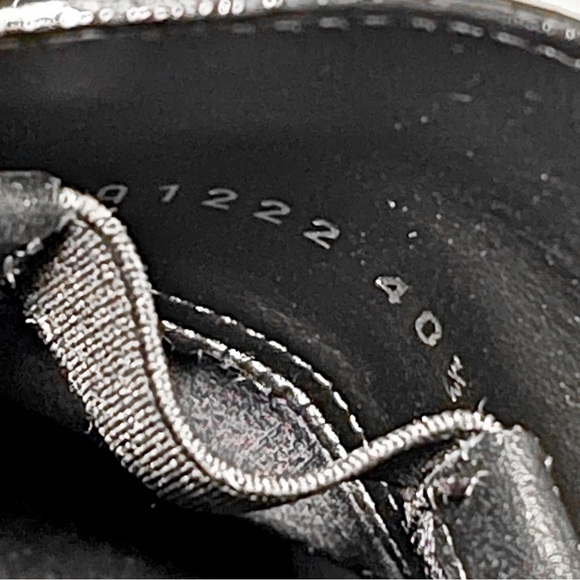 Louis Vuitton Chain Academy Black Calfskin Leather Loafers Sz. 40.5 - Picture 3 of 4